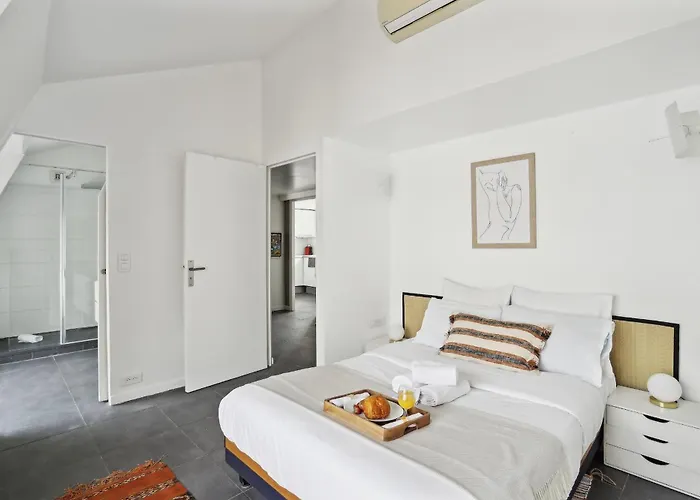 Bastille & Nation - Cityapartmentstay *