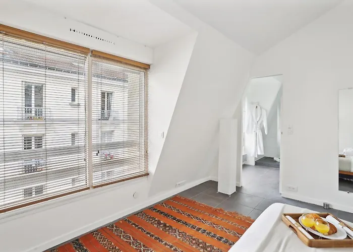 Bastille & Nation - Cityapartmentstay *